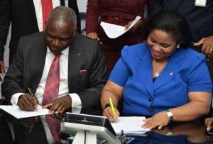 Diamond Bank, Geometric Power, Afrigem, AMCON and StanbicIBTC sign new Transaction Implementation Agreement-02
